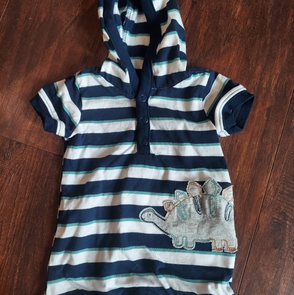 Boy's NB Dino Bundle - Picture 3 of 3